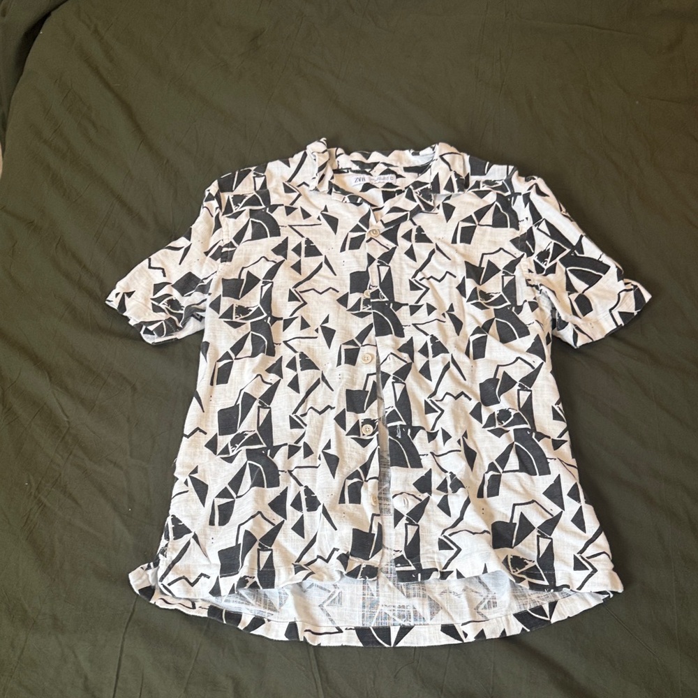Zara Black and White Geometric Casual Button Down Shirt L
